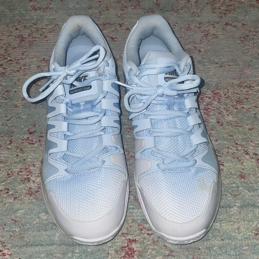 Women’s Nike Vapor 9.5 Tour Tennis 🎾 Shoe - size 8